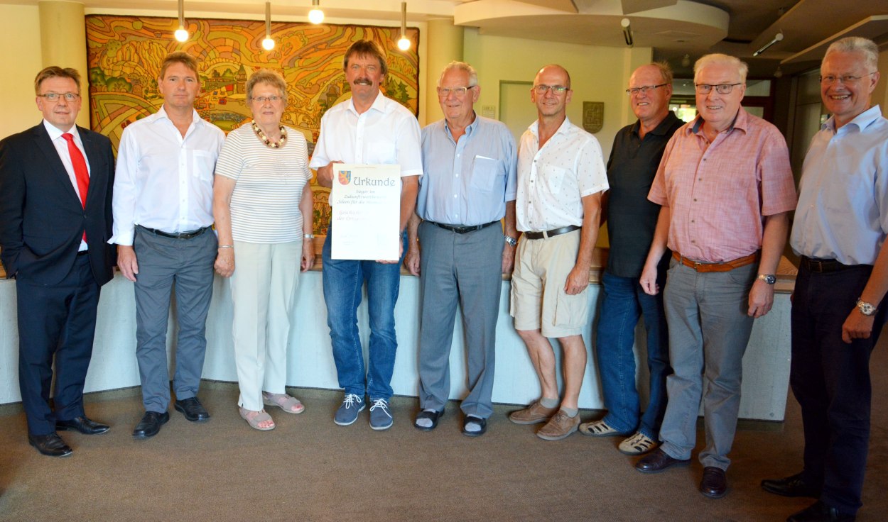 Preisverleihung Ideen für die Heimat 2018 im Kreishaus, Bad Ems - die Filsener Delegation
| © Pressestelle Kreisverwaltung Rhein-Lahn Preisverleihung Ideen für die Heimat 2018 im Kreishaus, Bad Ems - die Filsener Delegation
| © Pressestelle Kreisverwaltung Rhein-Lahn