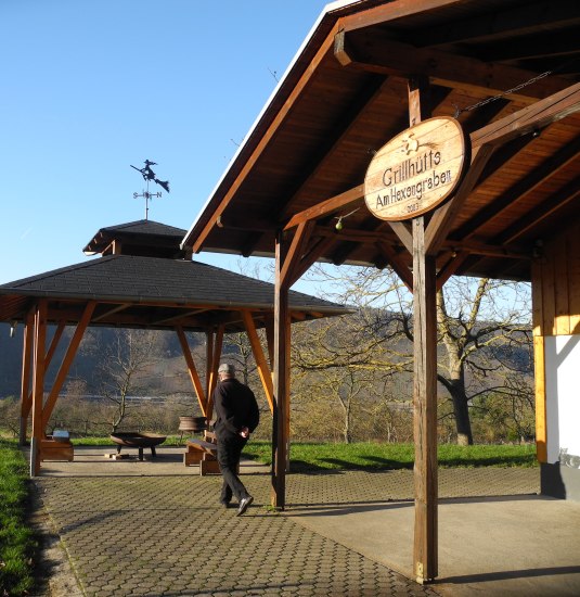 Gerhard Peitz am Grillplatz Filsen | &copy; Caroline Taunt
